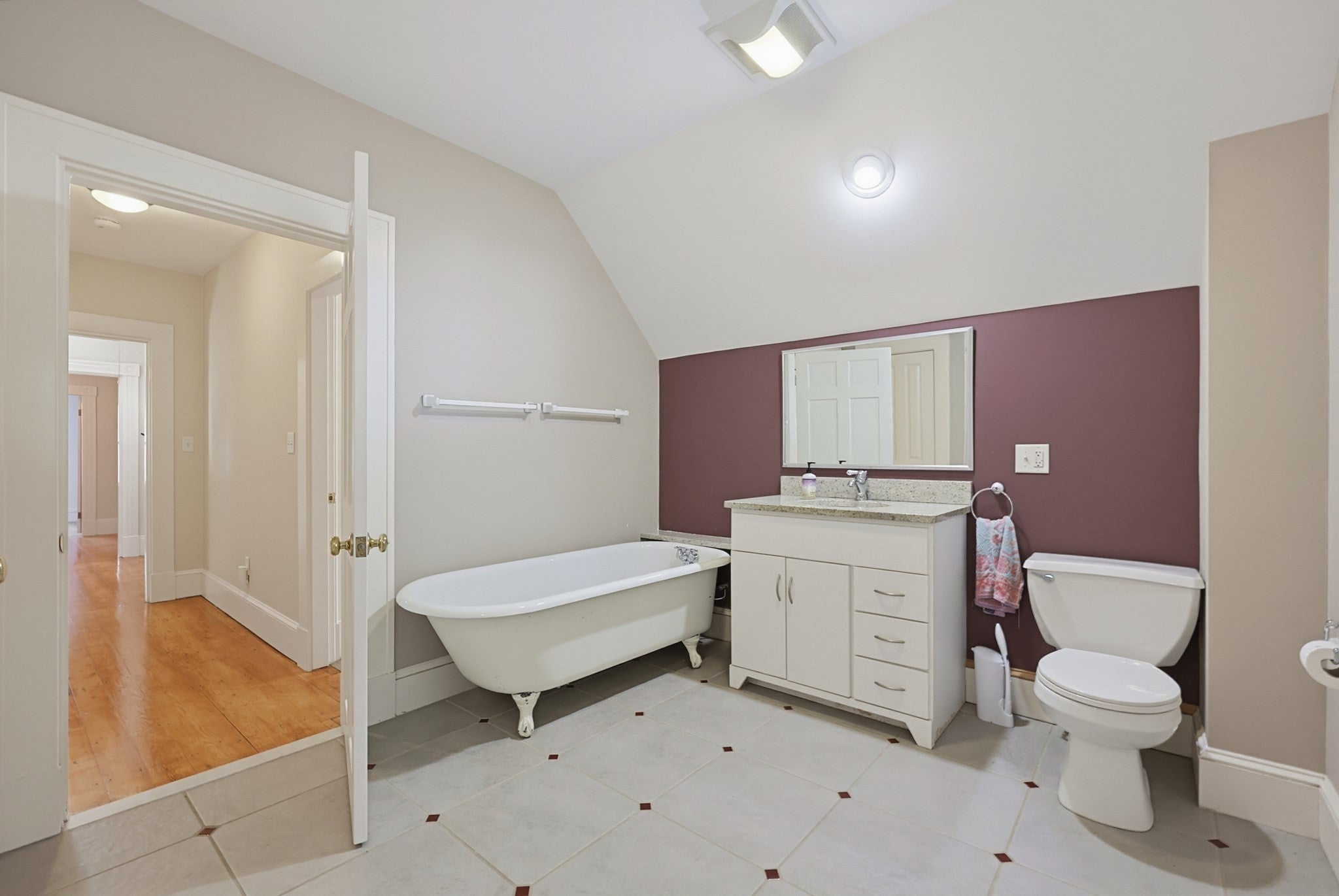 112 Greenwood Ave Wakefield, MA 01880