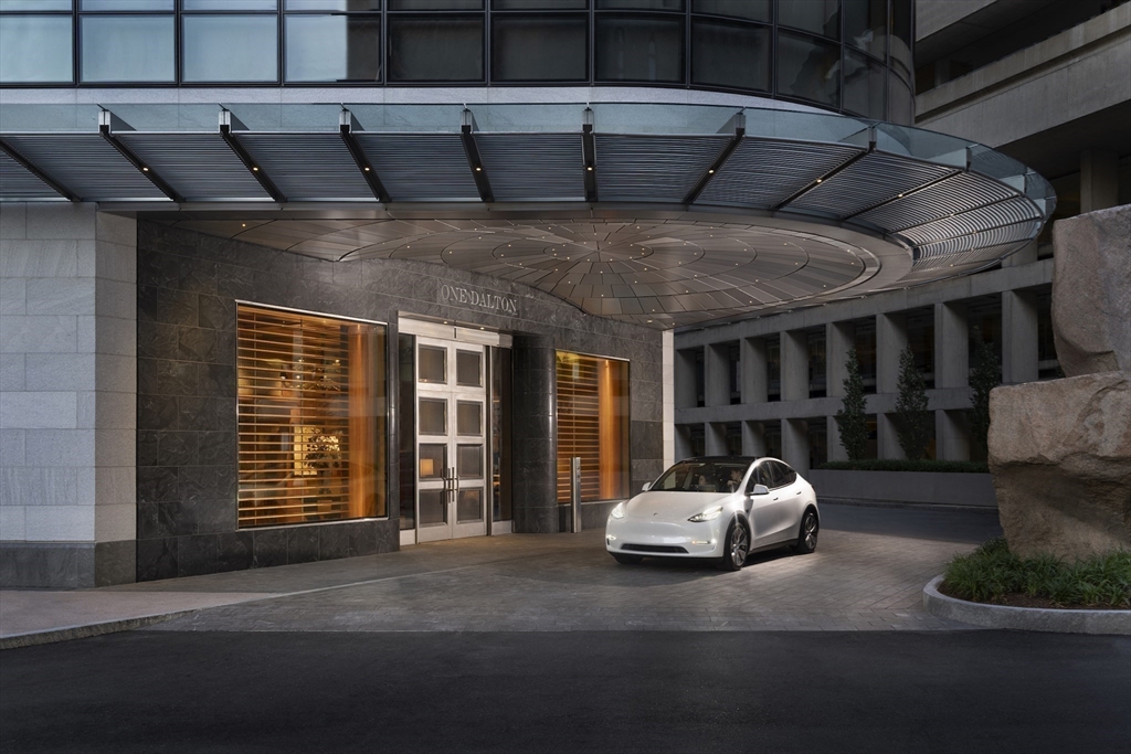 1 Dalton St #4204 Boston, MA 02115