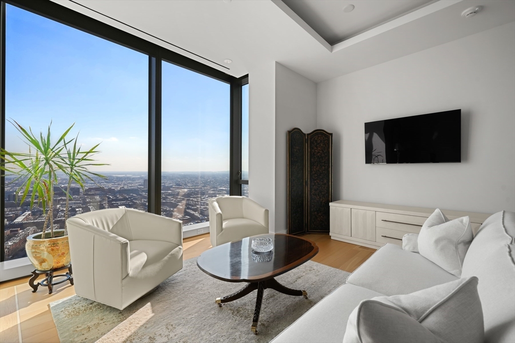 1 Dalton St #4204 Boston, MA 02115