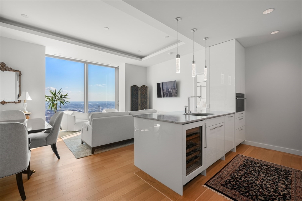 1 Dalton St #4204 Boston, MA 02115