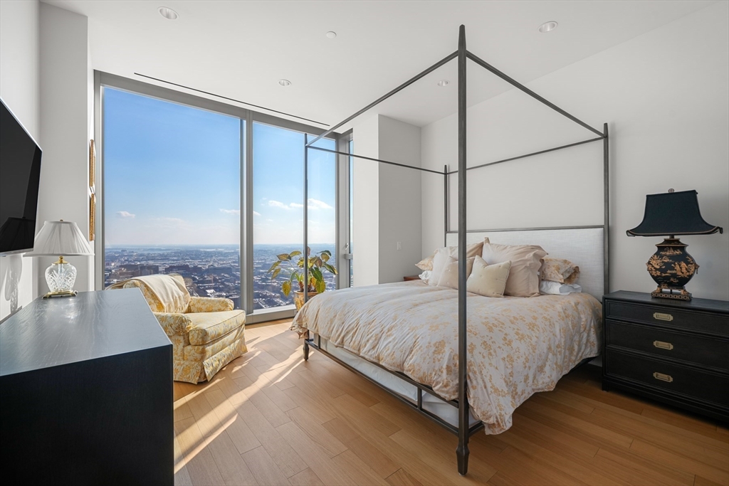 1 Dalton St #4204 Boston, MA 02115