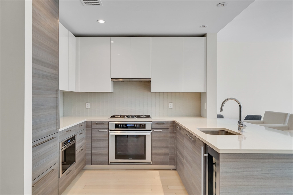 1 Franklin St #2409 Boston, MA 02110