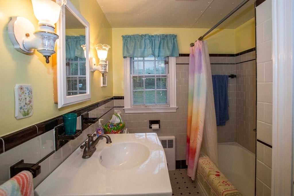 72 Eustis Ave Wakefield, MA 01880