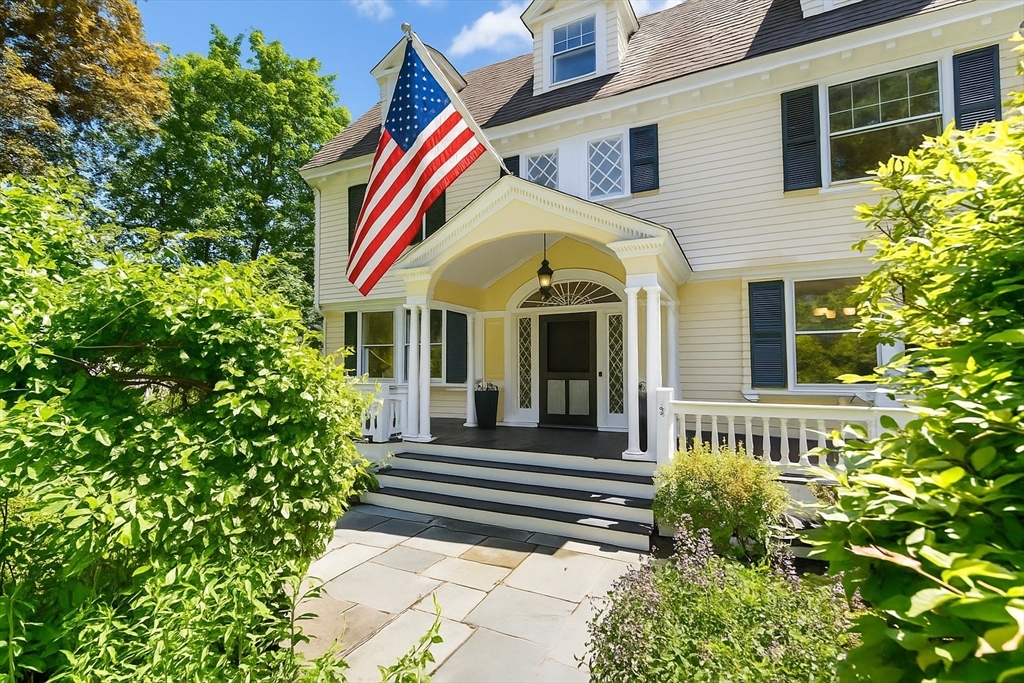 10 Eliot Rd