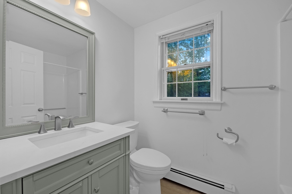 9 Lilah Cir Wakefield, MA 01880 9 Lilah Cir Wakefield, MA 01880