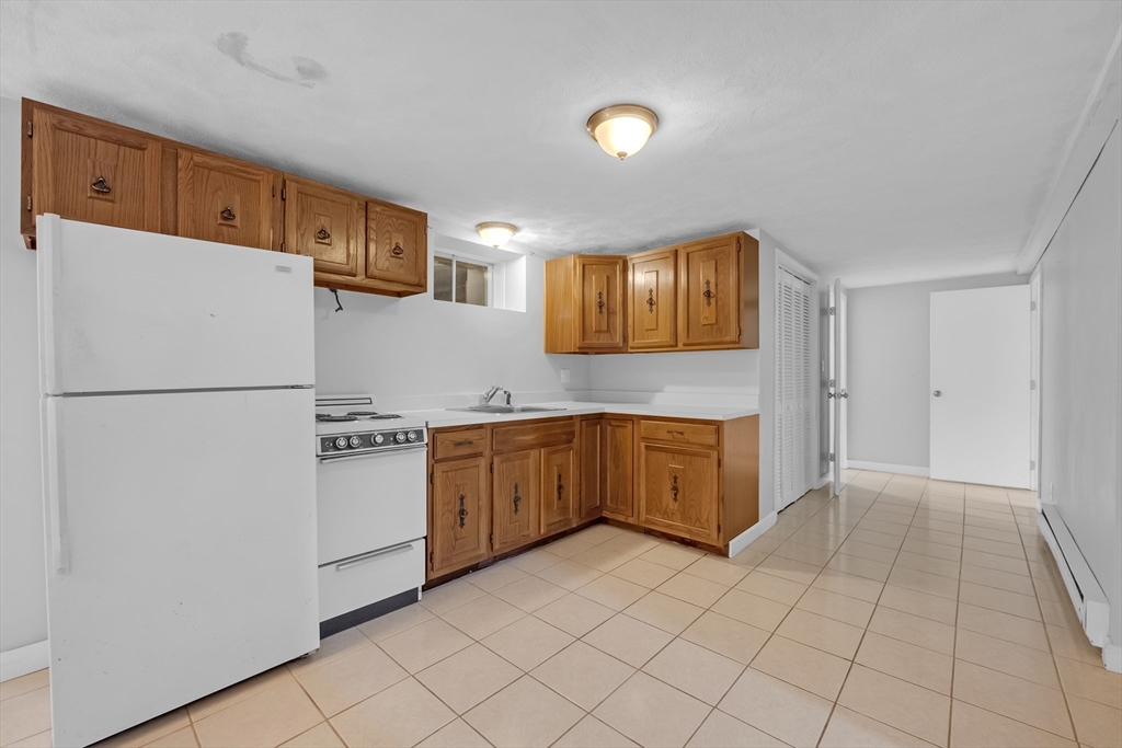 9 Lilah Cir Wakefield, MA 01880 9 Lilah Cir Wakefield, MA 01880