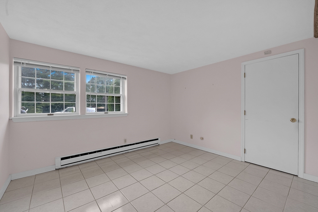 9 Lilah Cir Wakefield, MA 01880 9 Lilah Cir Wakefield, MA 01880