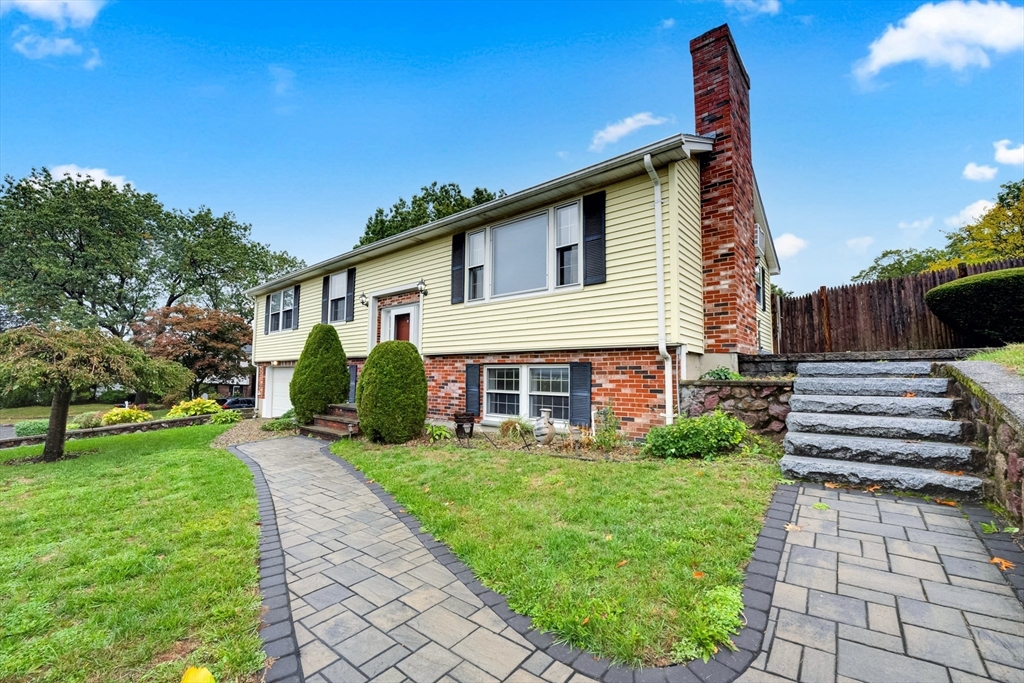 9 Lilah Cir Wakefield, MA 01880 9 Lilah Cir Wakefield, MA 01880