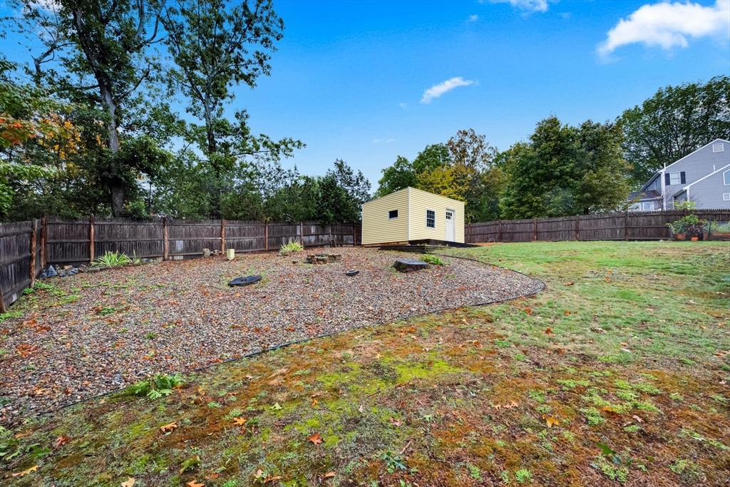 9 Lilah Cir Wakefield, MA 01880 9 Lilah Cir Wakefield, MA 01880