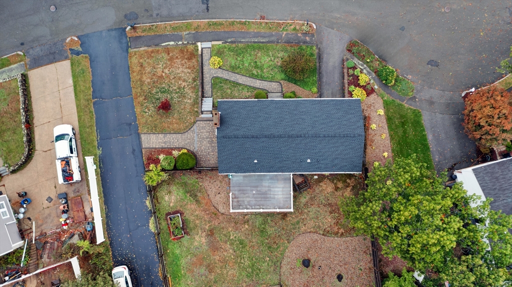 9 Lilah Cir Wakefield, MA 01880 9 Lilah Cir Wakefield, MA 01880