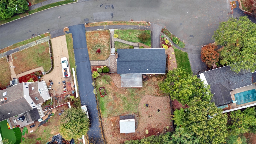 9 Lilah Cir Wakefield, MA 01880 9 Lilah Cir Wakefield, MA 01880