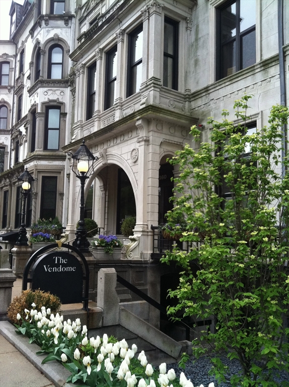 160 Commonwealth Ave #516