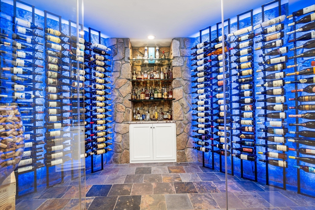 161 Farm St Dover, MA 02030