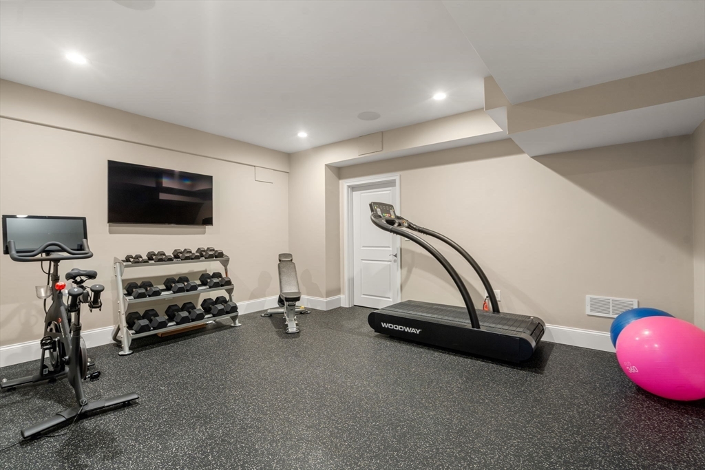 161 Farm St Dover, MA 02030