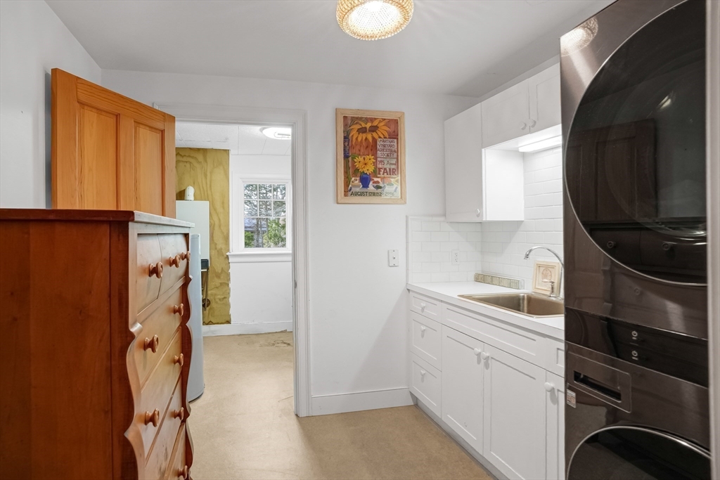 4 Nomans Watch Rd Aquinnah, MA 02535