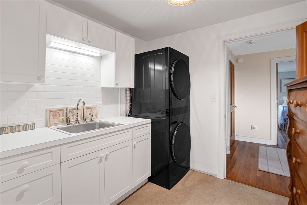 4 Nomans Watch Rd Aquinnah, MA 02535