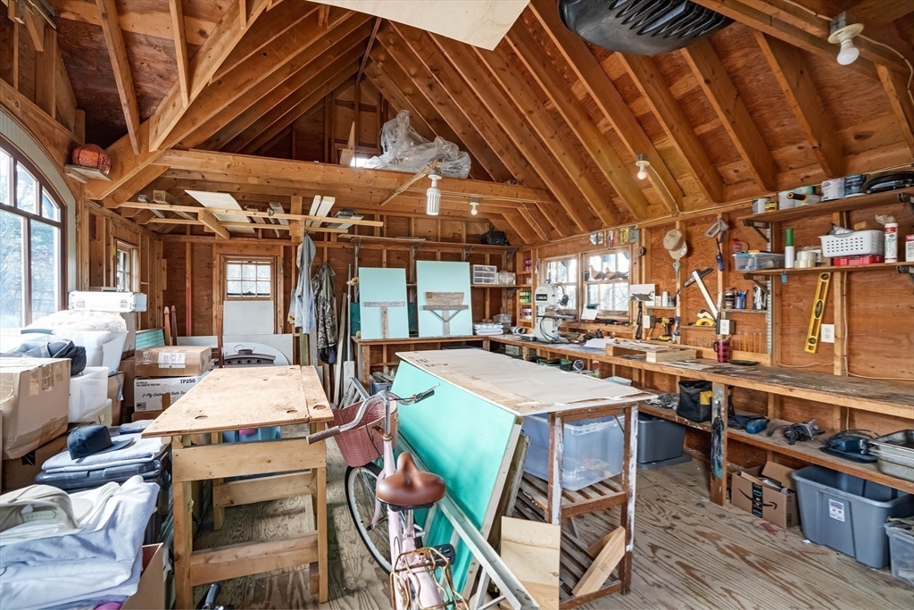 4 Nomans Watch Rd Aquinnah, MA 02535