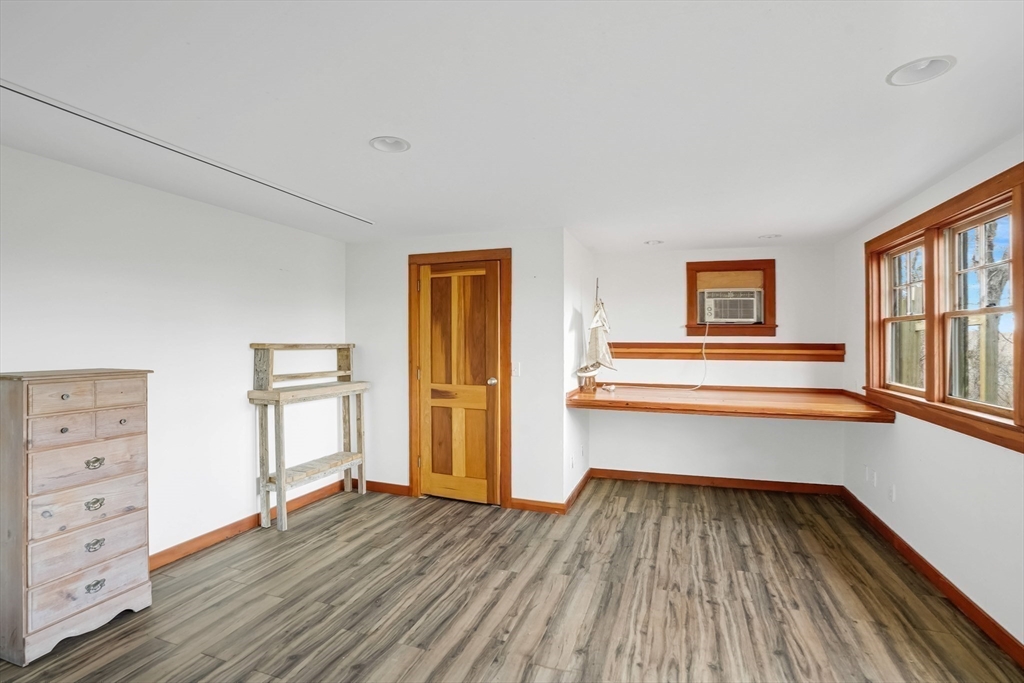 4 Nomans Watch Rd Aquinnah, MA 02535