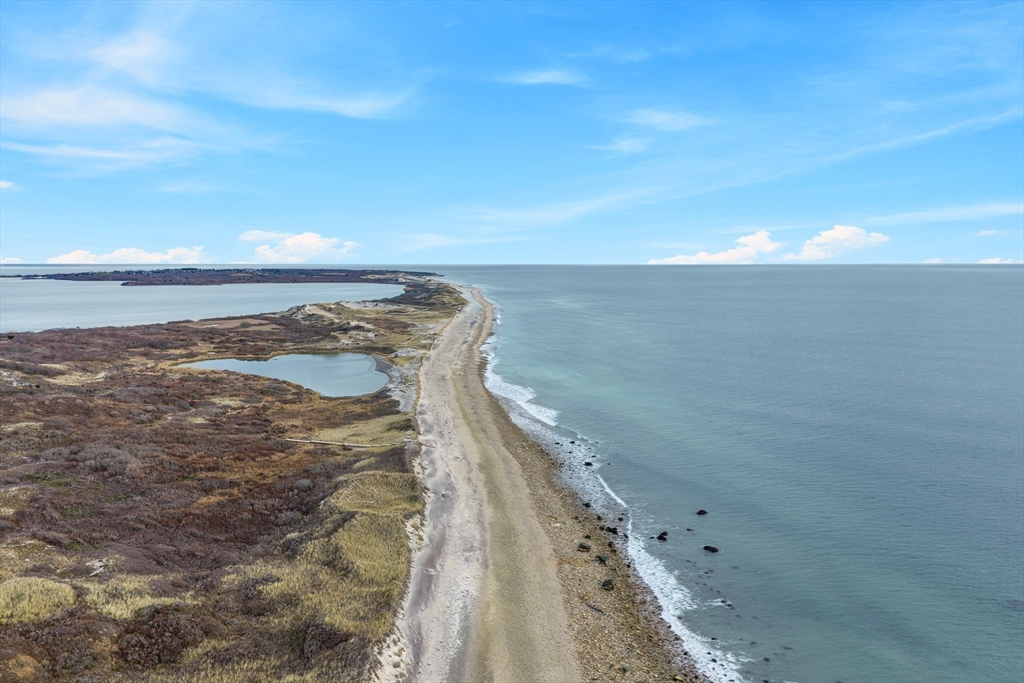 4 Nomans Watch Rd Aquinnah, MA 02535