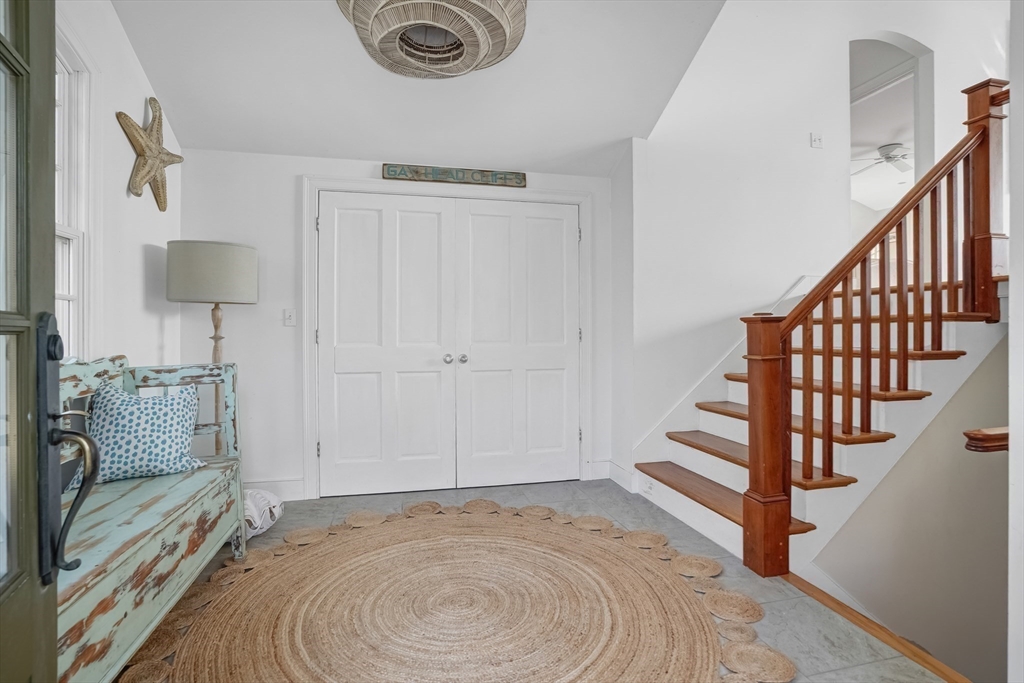 4 Nomans Watch Rd Aquinnah, MA 02535