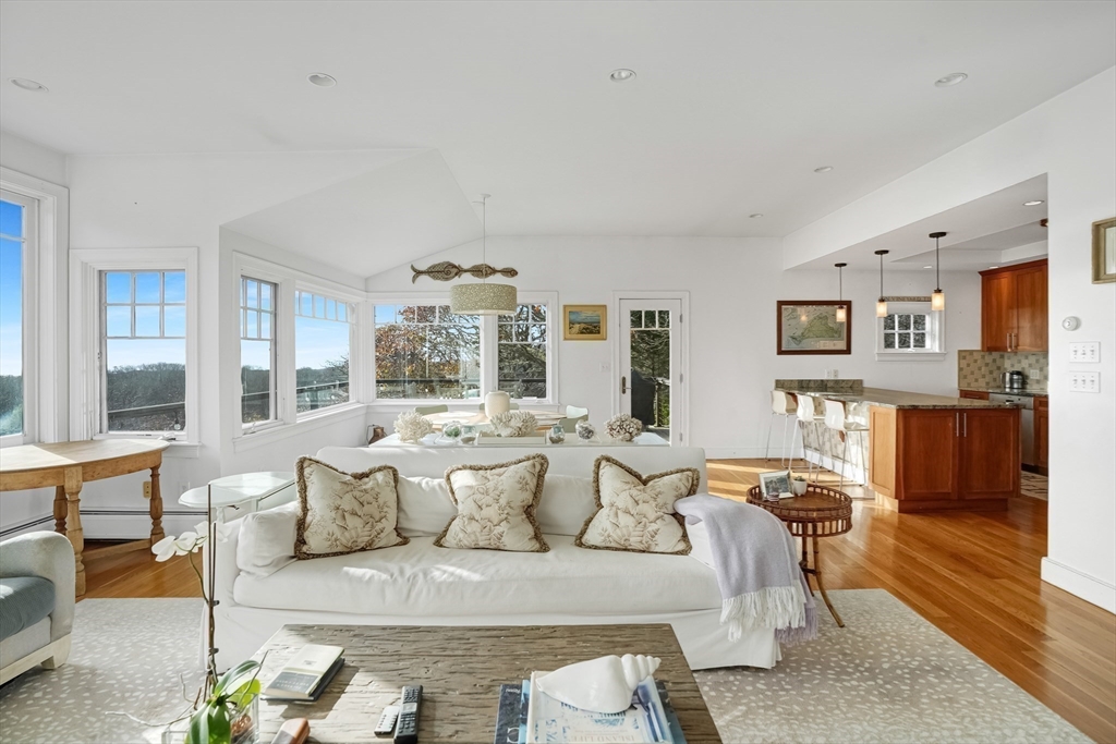 4 Nomans Watch Rd Aquinnah, MA 02535