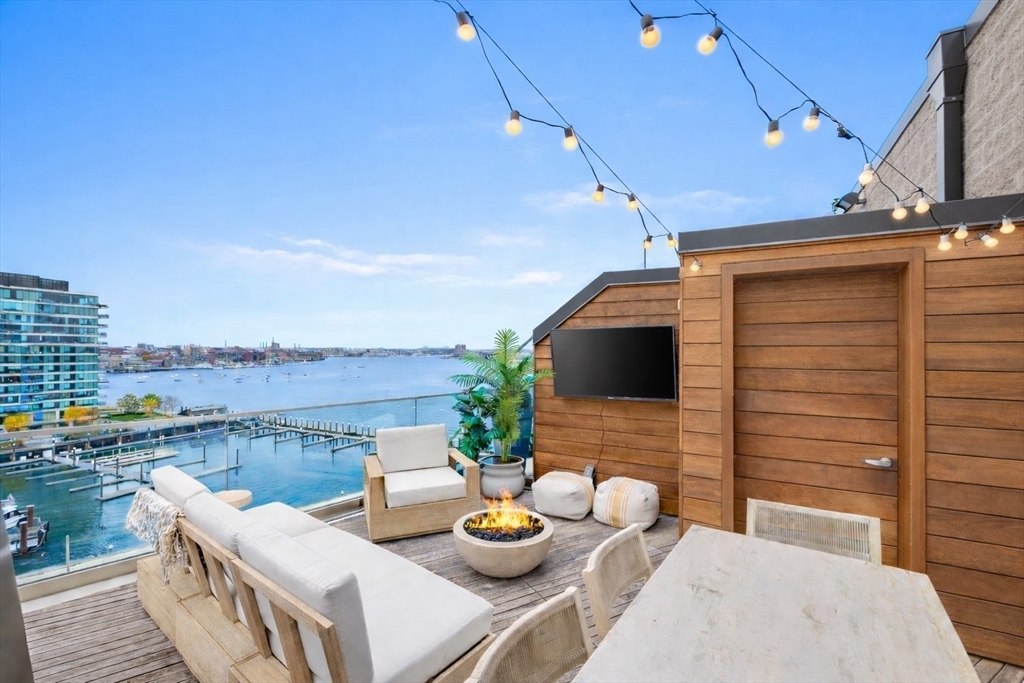 300 Pier 4th Blvd #PHR Boston, MA 02110