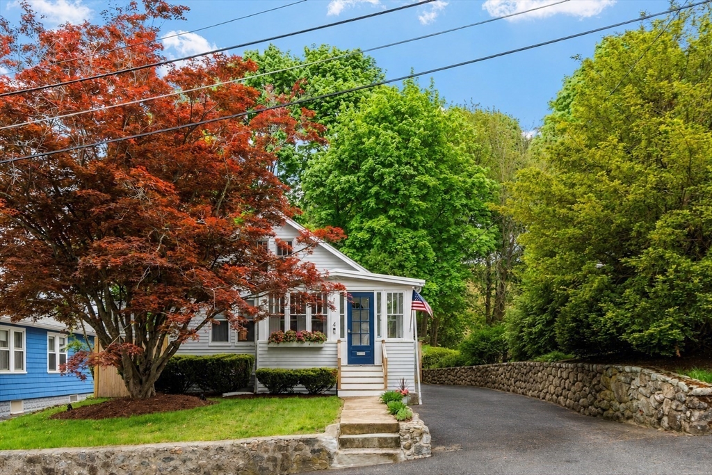 4 Western Ave Wakefield, MA 01880
