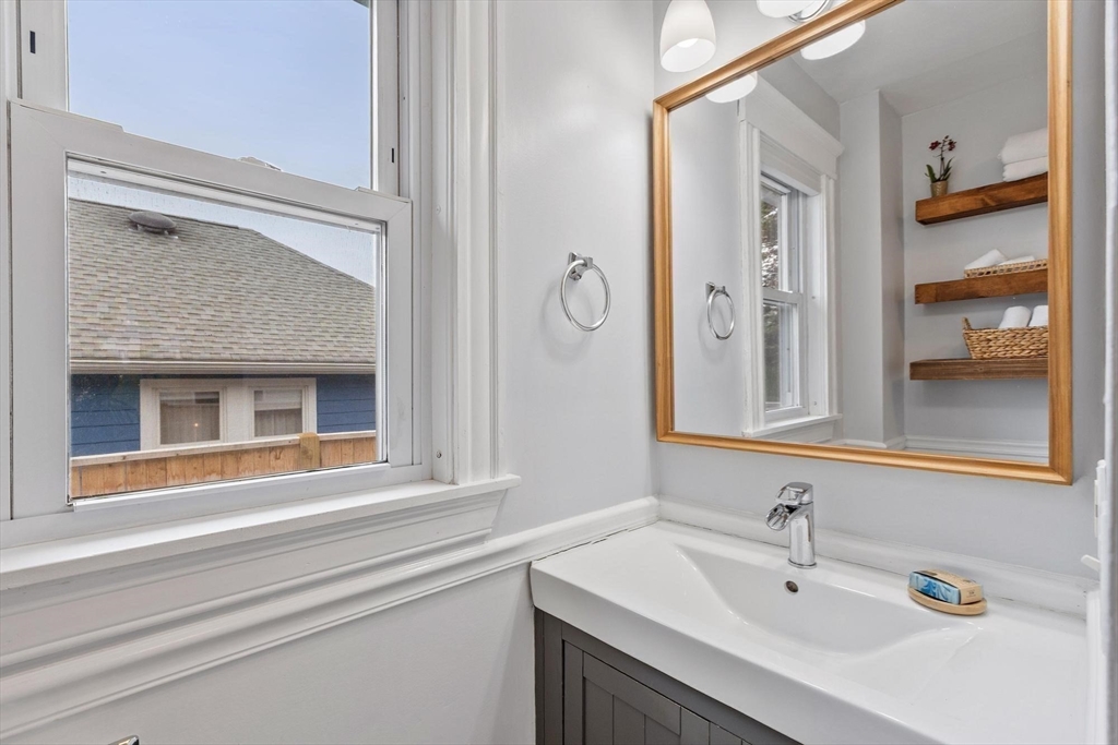 4 Western Ave Wakefield, MA 01880
