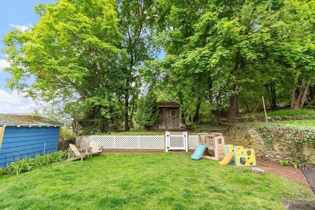 4 Western Ave Wakefield, MA 01880