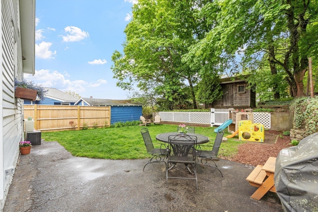 4 Western Ave Wakefield, MA 01880