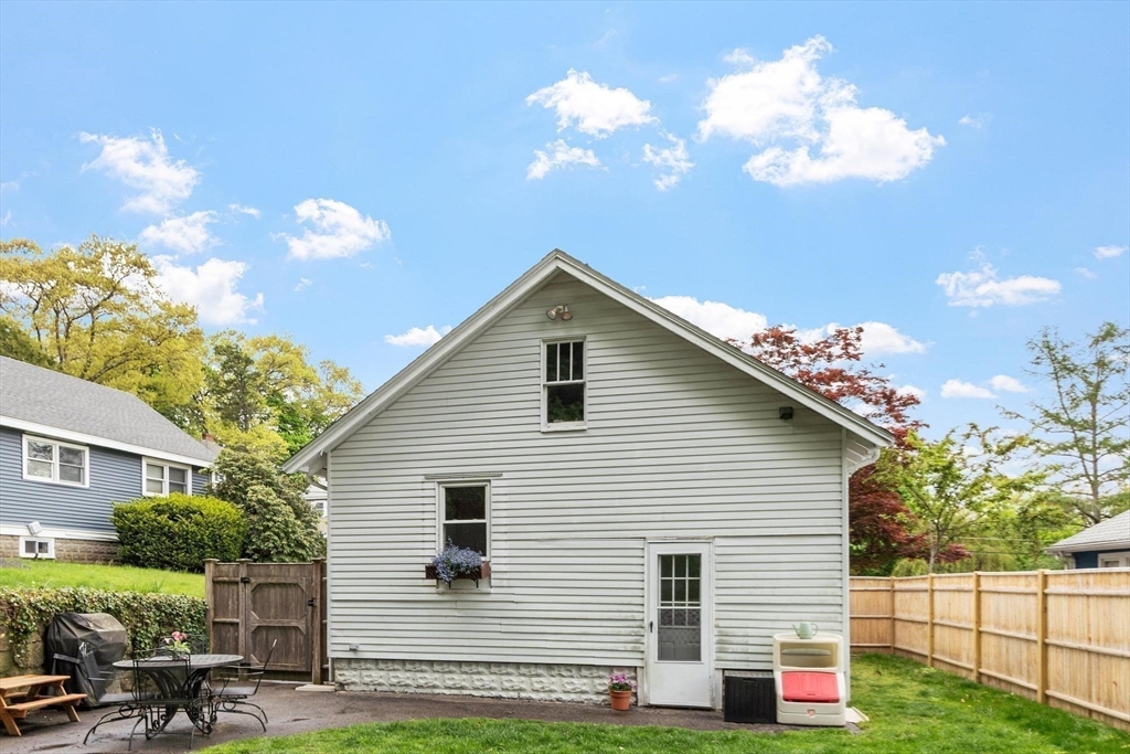 4 Western Ave Wakefield, MA 01880