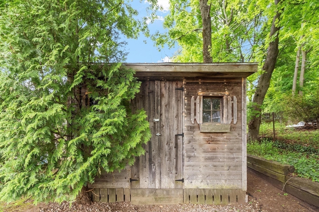 4 Western Ave Wakefield, MA 01880