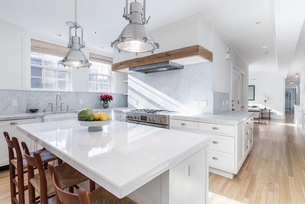 62 Beacon St #3 Boston, MA 02108