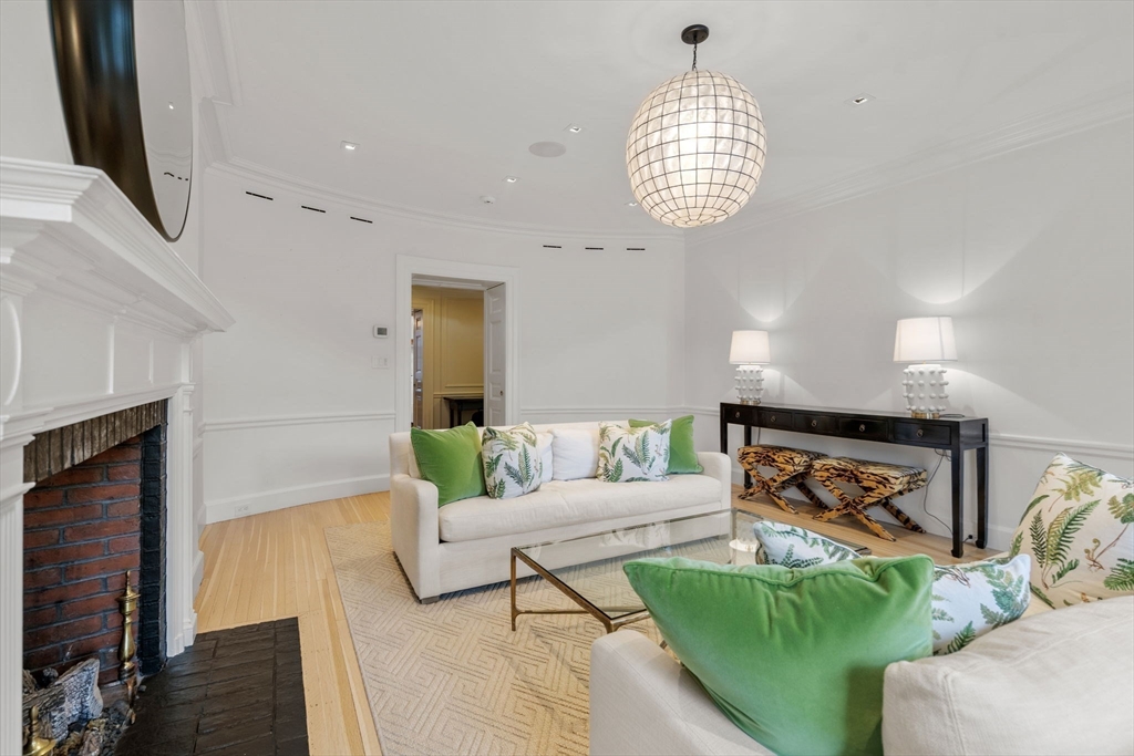 62 Beacon St #3 Boston, MA 02108