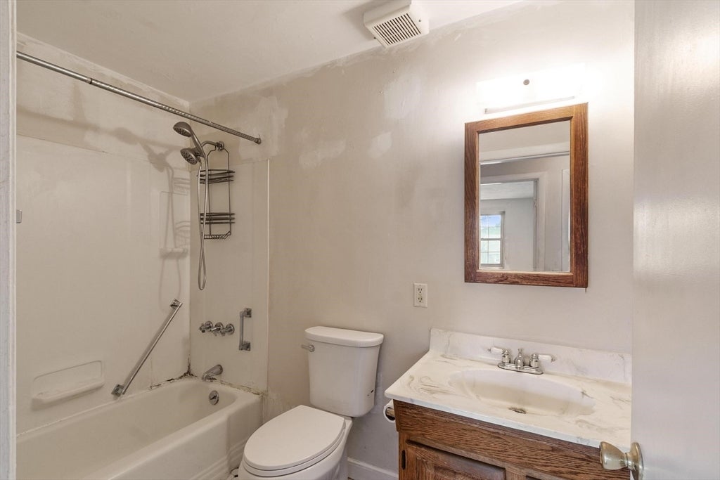 68 Preston St #2C Wakefield, MA 01880