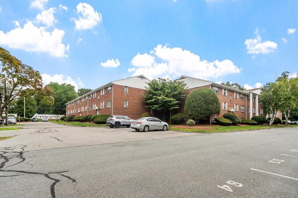 68 Preston St #2C Wakefield, MA 01880