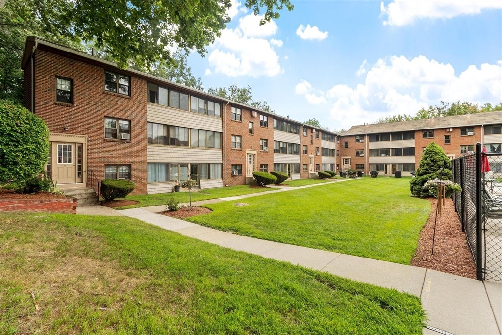 68 Preston St #2C Wakefield, MA 01880