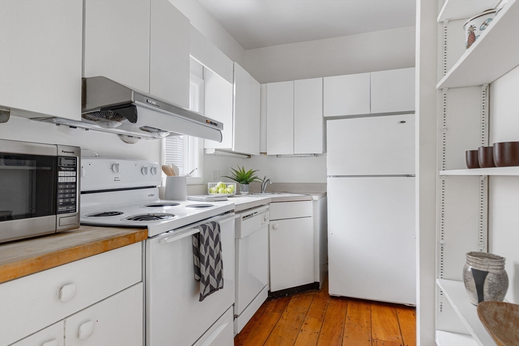 352 Harvard St #1C Cambridge, MA 02138