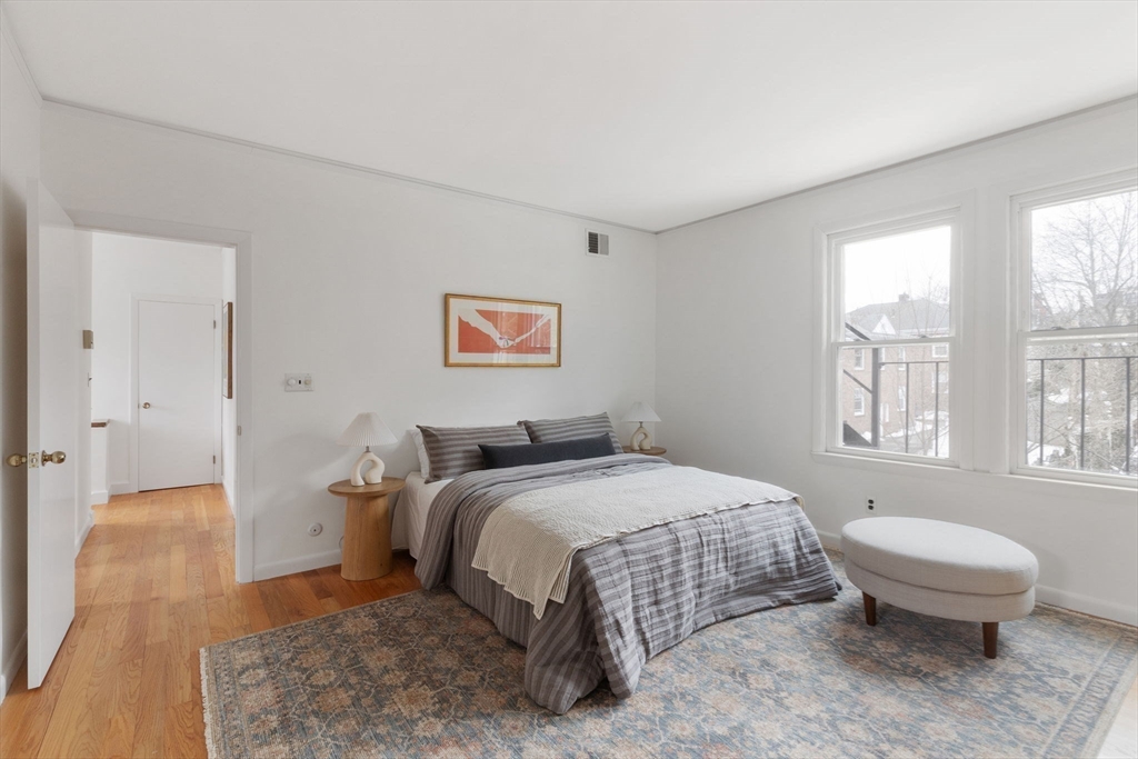 352 Harvard St #1C Cambridge, MA 02138