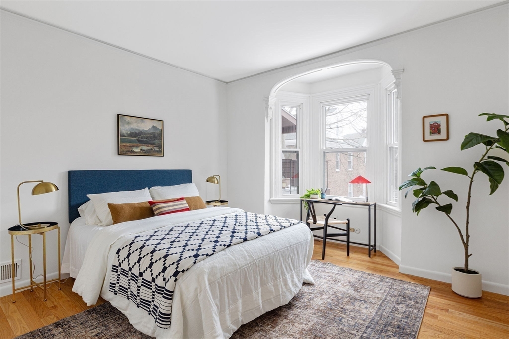 352 Harvard St #1C Cambridge, MA 02138