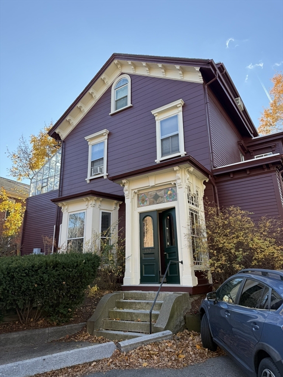352 Harvard St #1C Cambridge, MA 02138