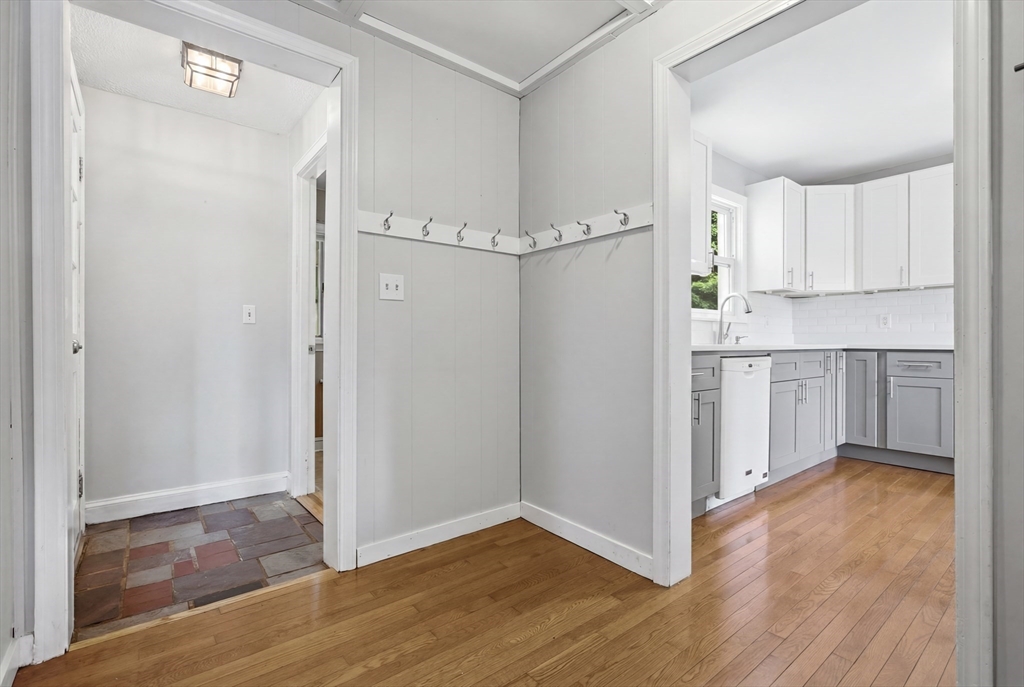3 Myrtle Ter Wakefield, MA 01880