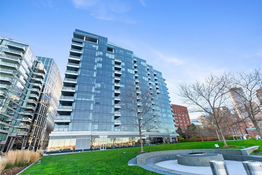 22 Liberty Dr #6F Boston, MA 02210