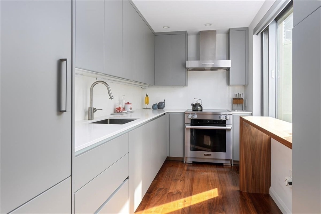 1 Huntington Ave #707 Boston, MA 02116