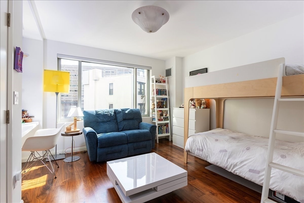 1 Huntington Ave #707 Boston, MA 02116