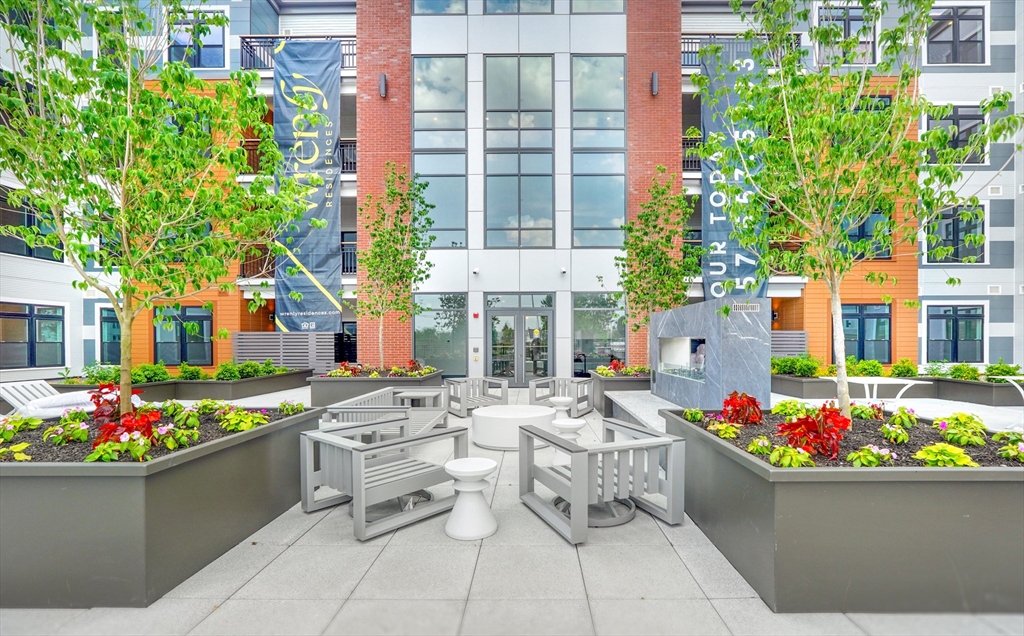 62 Foundry St #414 Wakefield, MA 01880