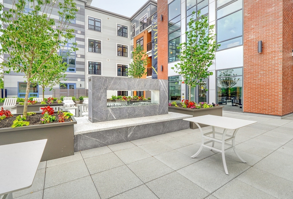 62 Foundry St #414 Wakefield, MA 01880