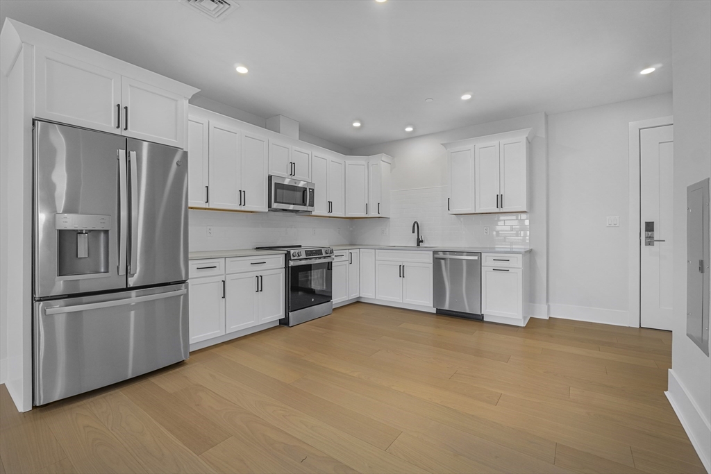 62 Foundry St #414 Wakefield, MA 01880