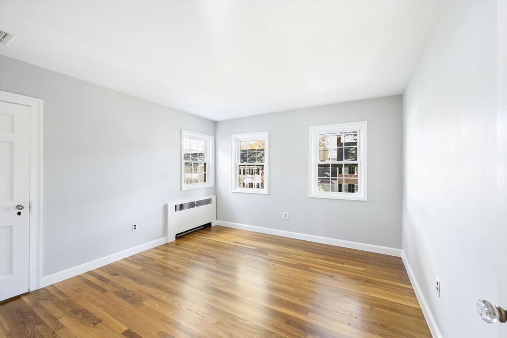 19 Lantern Ln Milton, MA 02186