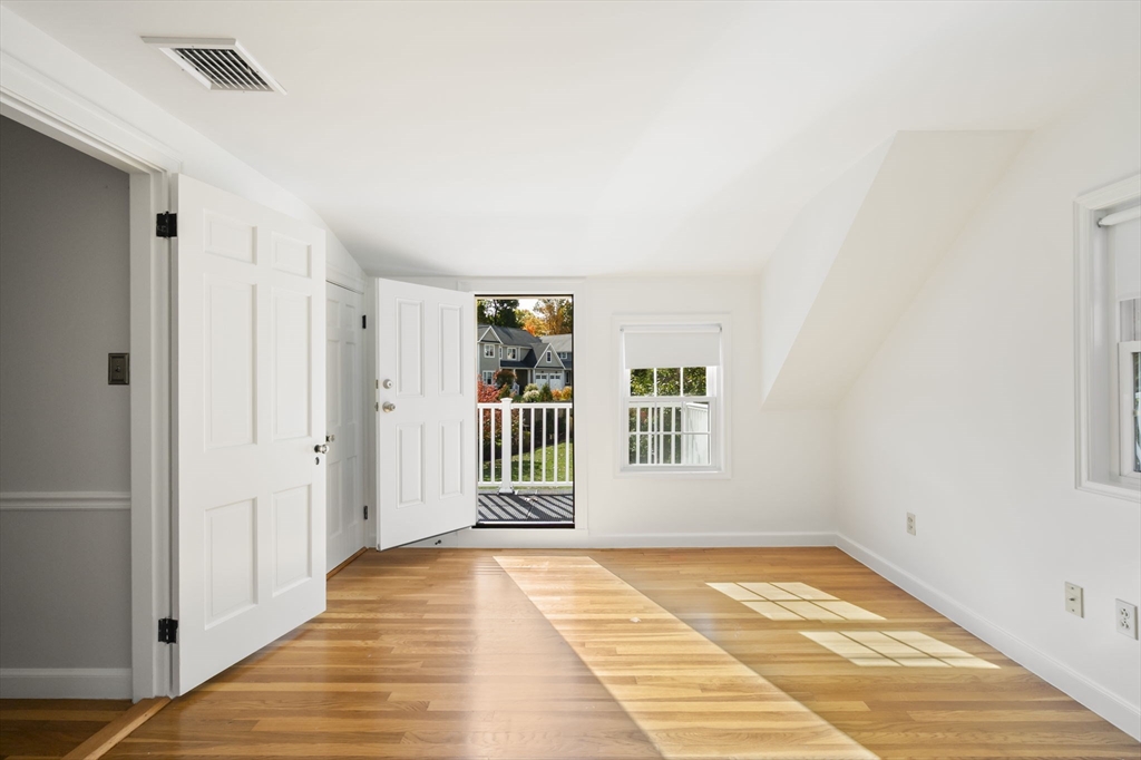 19 Lantern Ln Milton, MA 02186